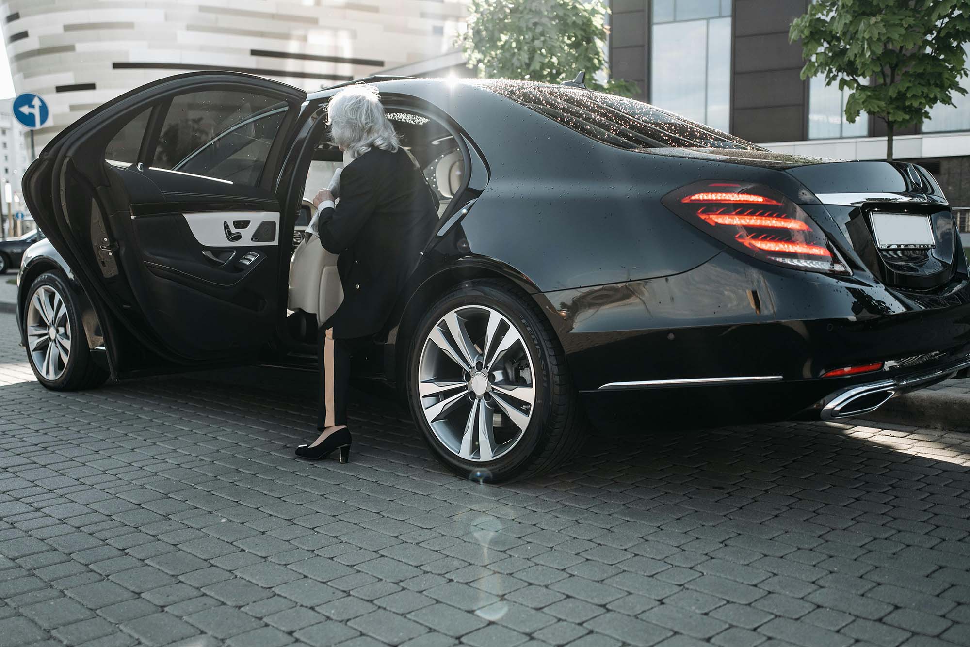 How to Choose the Right Airport Transfer Service for Your Needs